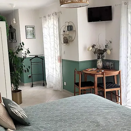 Prés De Giverny - Bienvenue Aux Arpents Verts Couette-café 3*